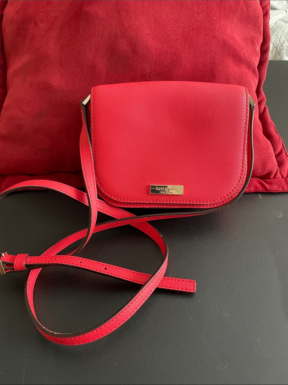 kate spade Red Saffiano Crossbody Adjustable Strap EUC Beside Scratch On Logo